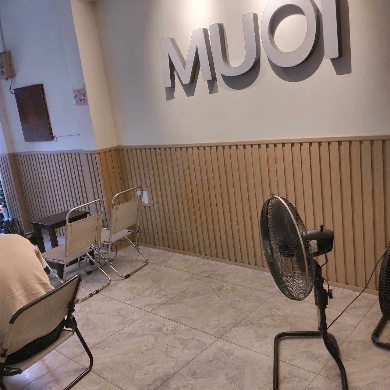 Quán mở cửa đón khách lại ngay sau khi bàn giao