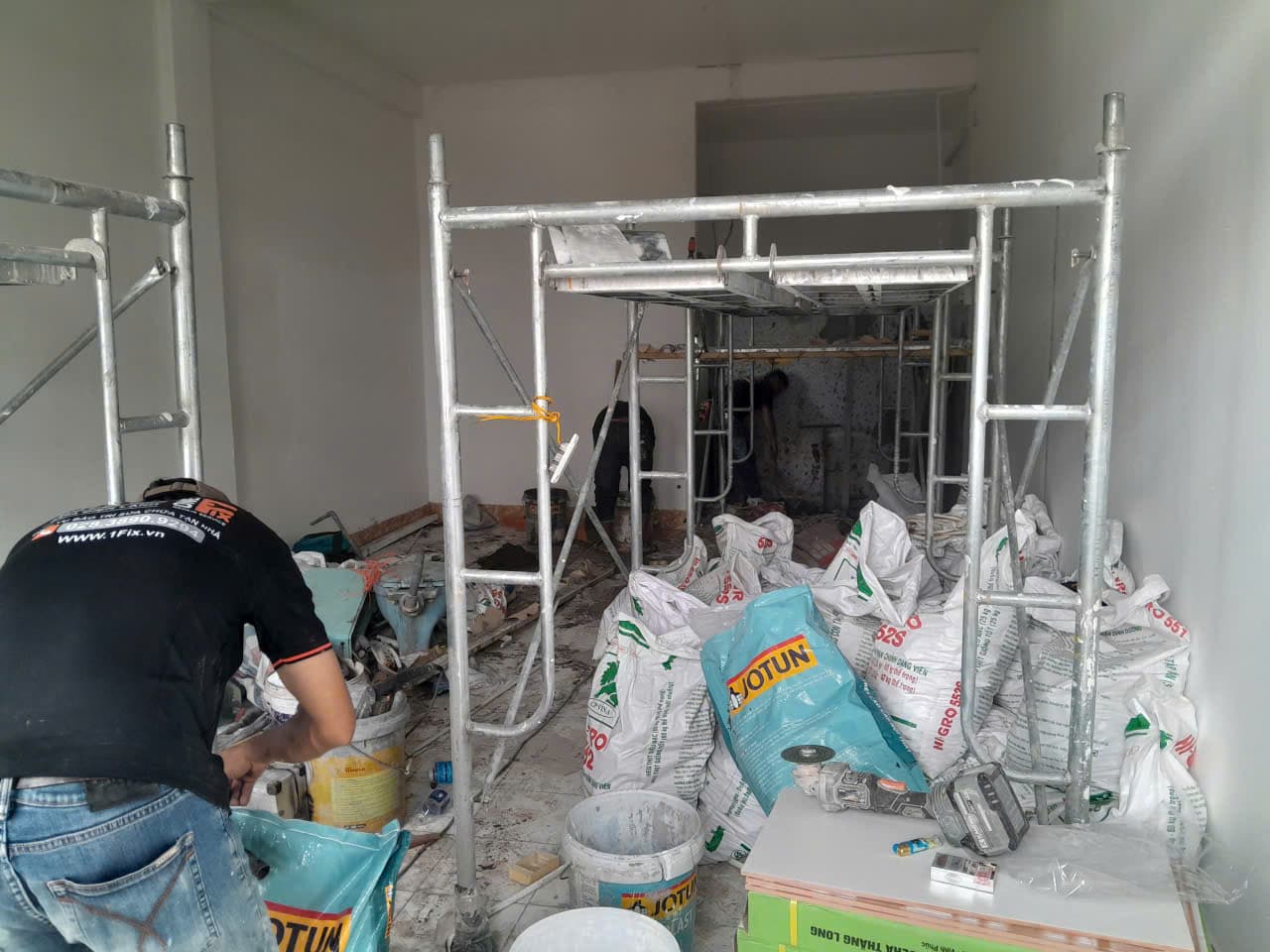 Bả matit tường trước khi sơn
