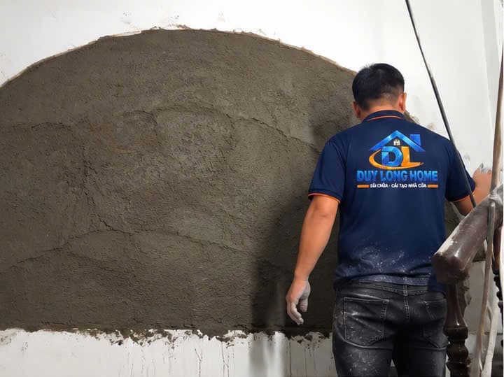 Trát vữa phủ kín mảng tường vừa xây